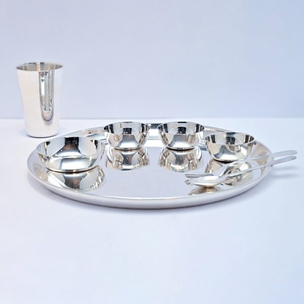 Minimalistic Dinner Set